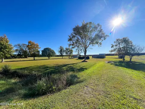 1391 Puddin Hill Rd, Scranton, NC 27875 photo 3
