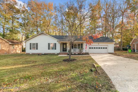 314 Lochbridge Dr, New Bern, NC 28562