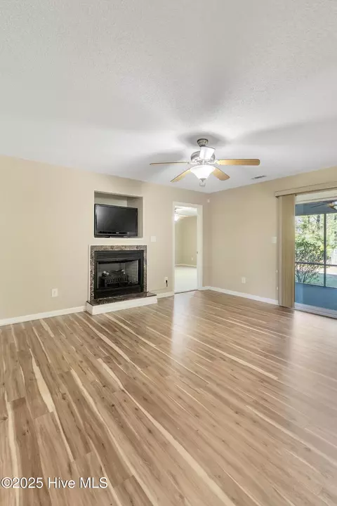 Living - 605 Old River Rd, Stella, NC 28582 photo 2 of 4