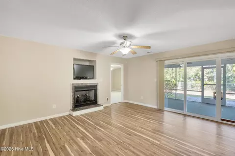 Living - 605 Old River Rd, Stella, NC 28582 photo 1 of 4