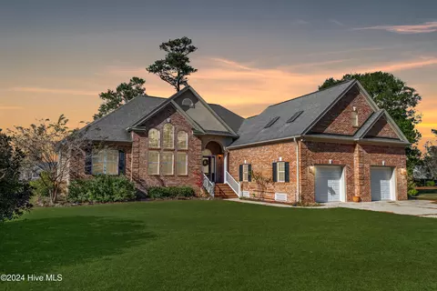 999 Beauvoir Dr NW, Calabash, NC 28467