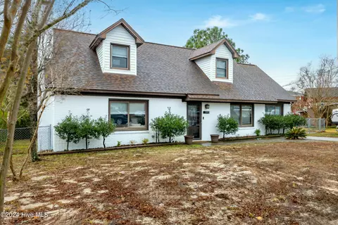 929 Arnold Rd, Wilmington, NC 28412