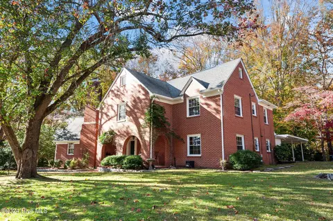 307 E Vance St, Williamston, NC 27892