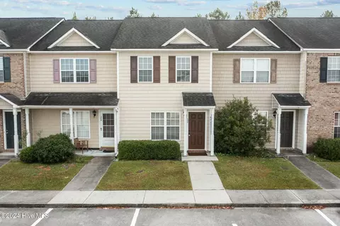 306 Streamwood Drive Dr, Jacksonville, NC 28546