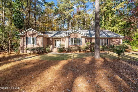 560 S Bethesda Rd, Southern Pines, NC 28387