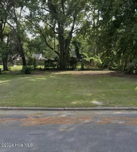 705 E 5th St, Washington, NC 27889
