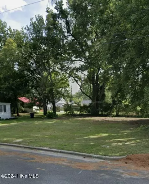 705 E 5th St, Washington, NC 27889 photo 3