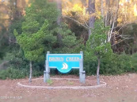 258 Port Dr, Oriental, NC 28571