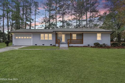 13080 Debra Dr, Laurinburg, NC 28352
