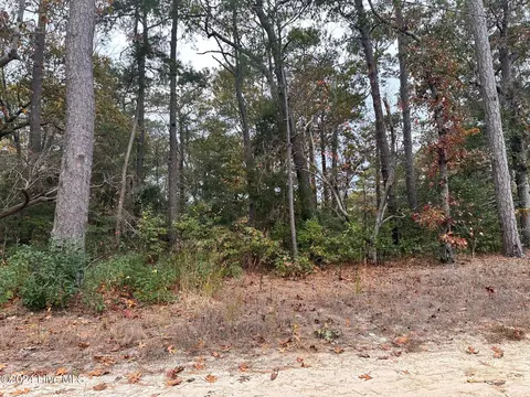 110 Linden St, Jarvisburg, NC 27947