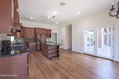 Kitchen - 535 Donald Ross Dr, Pinehurst, NC 28374 photo 3 of 5