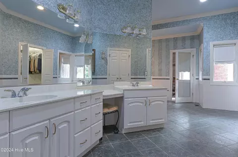 Bath - 535 Donald Ross Dr, Pinehurst, NC 28374 photo 1 of 2