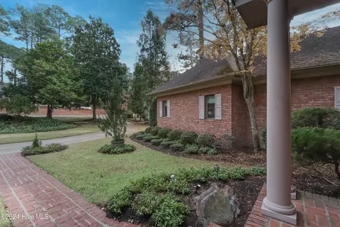 Exterior - 535 Donald Ross Dr, Pinehurst, NC 28374 photo 3 of 10