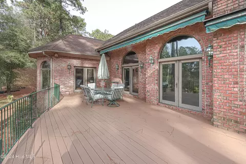 Exterior - 535 Donald Ross Dr, Pinehurst, NC 28374 photo 4 of 10