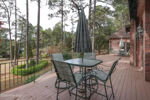 Exterior - 535 Donald Ross Dr, Pinehurst, NC 28374 photo 6 of 10