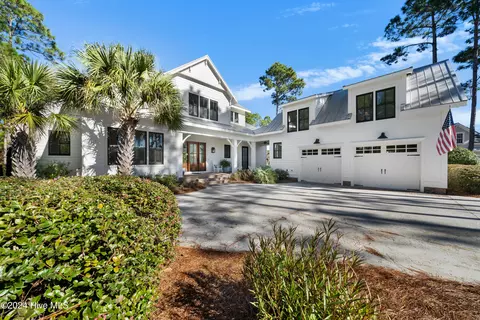 3724 Wynston Ct, Southport, NC 28461