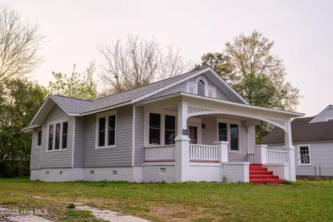 1106 Wood St, Elizabeth City, NC 27909