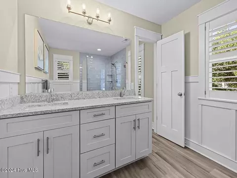 Bath - 516 W Wilkinson St, Kill Devil Hills, NC 27948 photo 4 of 5