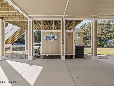 Exterior - 516 W Wilkinson St, Kill Devil Hills, NC 27948 photo 4 of 7
