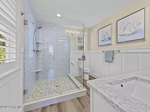 Bath - 516 W Wilkinson St, Kill Devil Hills, NC 27948 photo 2 of 5