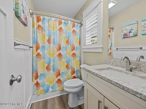 Bath - 516 W Wilkinson St, Kill Devil Hills, NC 27948 photo 5 of 5