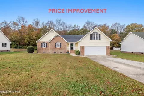 110 Brumsey Landing Dr, Moyock, NC 27958