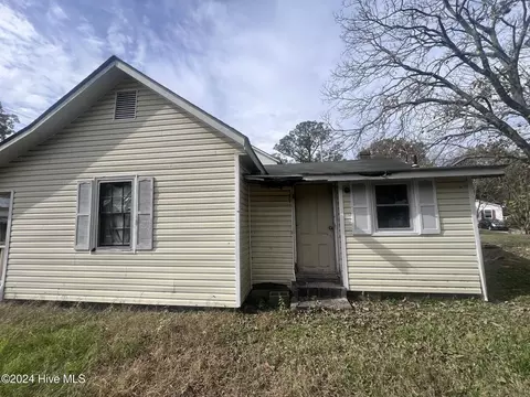 224 Dr Martin Luther King Jr Ave, Edenton, NC 27932