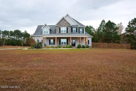 308 Stella Bridgeway Dr, Stella, NC 28582
