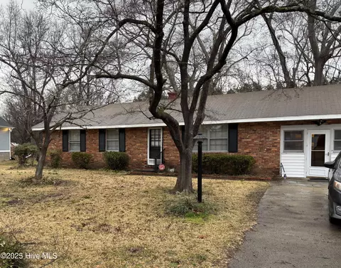 1909 Andrew Johnson Dr, Kinston, NC 28501
