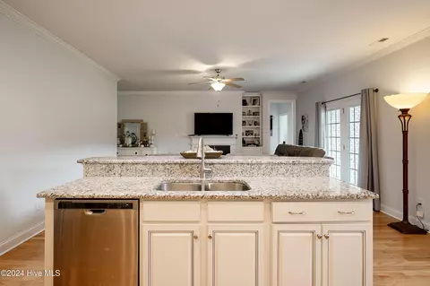 Kitchen - 699 Highlands Dr, Hampstead, NC 28443 photo 6 of 6