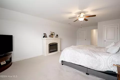 Bedroom - 699 Highlands Dr, Hampstead, NC 28443 photo 13 of 14