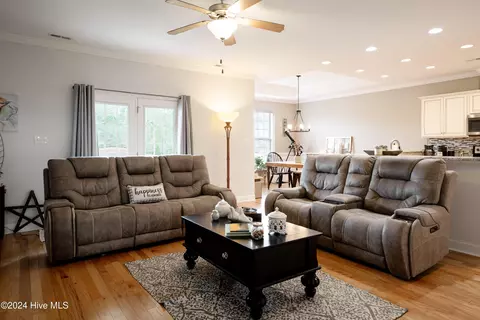 Living - 699 Highlands Dr, Hampstead, NC 28443 photo 1 of 1