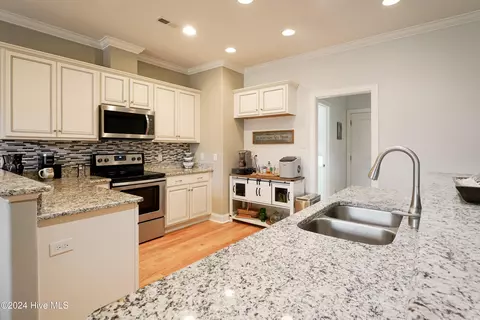Kitchen - 699 Highlands Dr, Hampstead, NC 28443 photo 2 of 6