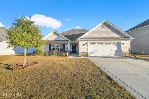 129 Cavalier Dr, Jacksonville, NC 28546