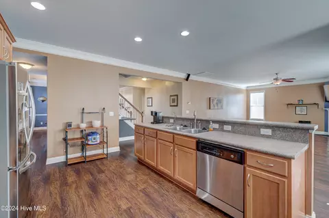 105 Cornel Ln, Hampstead, NC 28443 photo 10
