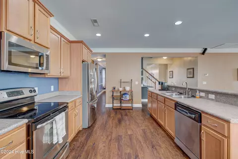 105 Cornel Ln, Hampstead, NC 28443 photo 11