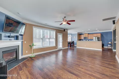 105 Cornel Ln, Hampstead, NC 28443 photo 15