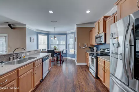 105 Cornel Ln, Hampstead, NC 28443 photo 9