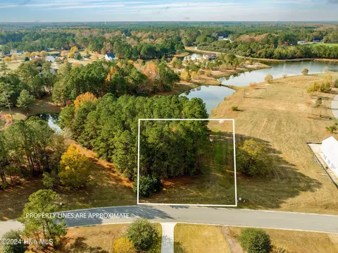 224 W Winding Way, Wallace, NC 28466