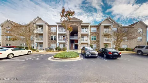 645 Condo Club Dr UNIT 204, Wilmington, NC 28412