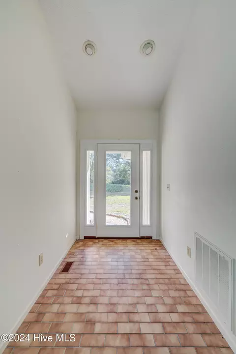 110 Drake Rd, Hampstead, NC 28443 photo 4