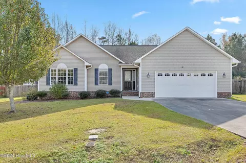 103 Deer Crossing Rd, Jacksonville, NC 28540