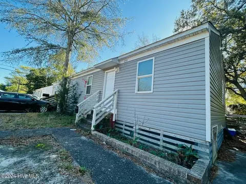 230 Williamson Dr, Wilmington, NC 28412