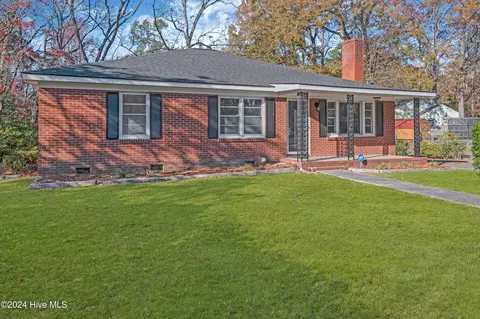 2509 Jefferson Dr, Greenville, NC 27858