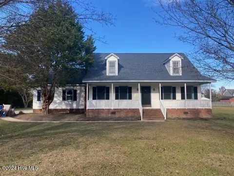 2137 Canyon Dr, Winterville, NC 28590