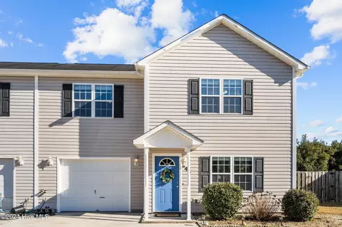 244 Smallwood Rd, Hubert, NC 28539