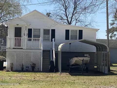 214 Swan Point Dr, Washington, NC 27889