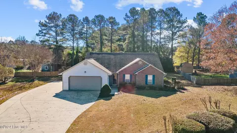 4913 Woodbrook Dr, New Bern, NC 28562