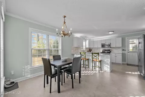 646 Chaucer Dr, Winterville, NC 28590