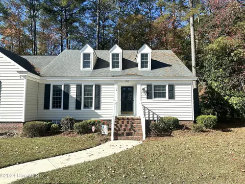 210 Hawthorne Ln W #1B, Wilson, NC 27893